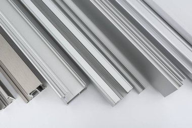 Çeşitli uygulamalar için alüminyum profiller