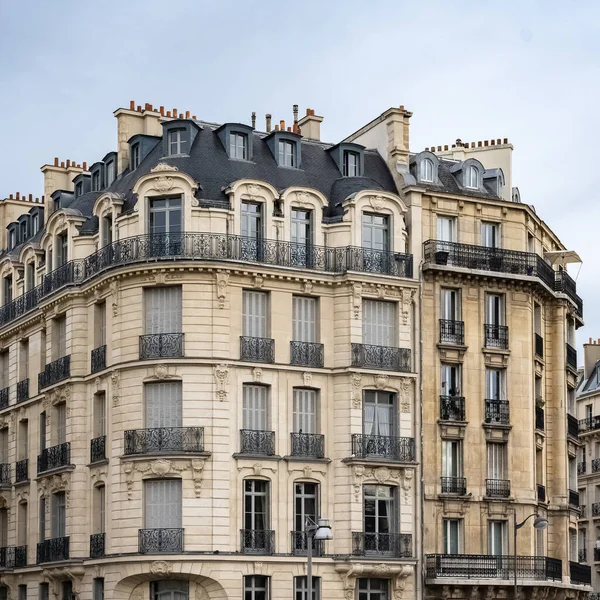 Париж Стародавня Будівля Ліон Типові Фасади Вікна — стокове фото