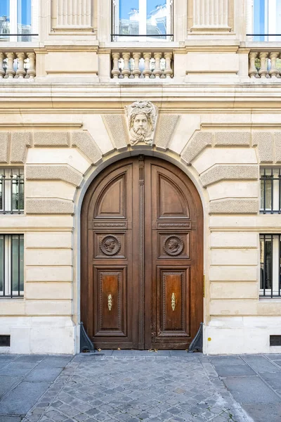 Париж Старинная Дверь Красивый Фасад Роскошном Районе Улица Сен Доминик — стоковое фото