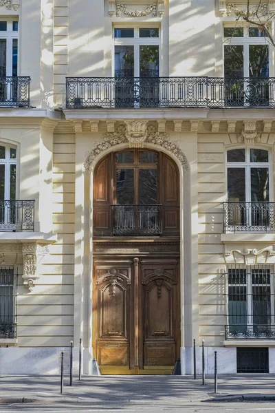 Paris Ancient Wooden Door Beautiful Facade Luxury Neighborhood Arrondissement — Stock Photo, Image