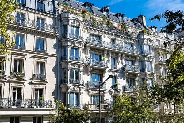 Paris Edifícios Antigos Avenida Daumesnil Fachadas Janelas Típicas — Fotografia de Stock