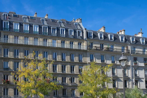 Париж Типові Фасади Стародавня Будівля Монмартрі — стокове фото