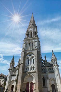 Nantes, Fransa 'nın güzel şehri, tarihi merkezdeki Saint-Nicolas Bazilikası,