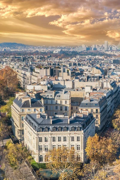 Παρίσι Όμορφες Προσόψεις Haussmann Και Στέγες Μια Πολυτελή Περιοχή Της — Φωτογραφία Αρχείου