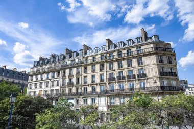 Paris, Marais 'deki binalar, merkezde, Rue de Rivoli.