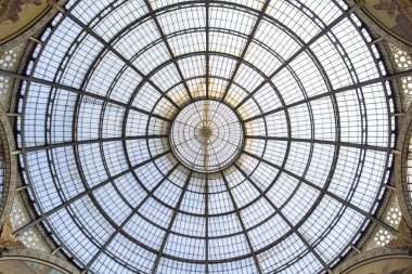 Milan, İtalya 'da, Vittorio Emanuel galerisi, tarihi merkezde.
