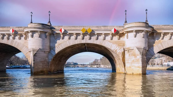 París Pont Neuf Sobre Sena Panorama Típico Con Cúpula Del —  Fotos de Stock