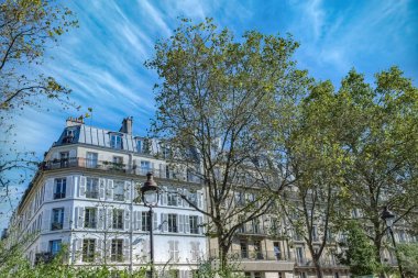 Paris, güzel binalar, Voltaire Bulvarı Fransız başkentinin 11. Bölgesi.