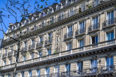 Paris, güzel binalar, Voltaire Bulvarı Fransız başkentinin 11. Bölgesi.