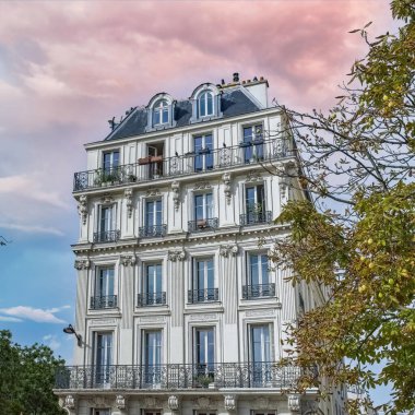 Paris, güzel Haussmann binaları, De la Nation 11. bölgede.