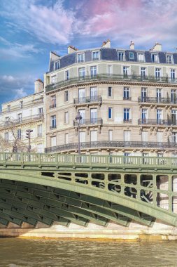 Paris, ile saint-louis ve Quai de Bethune, Sully Köprüsü 'nde eski güzel kadim