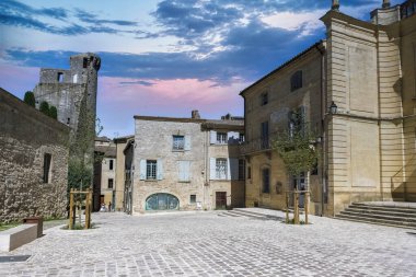 Uzes Fransa 'da, Dük kalesi tarihi merkezde.