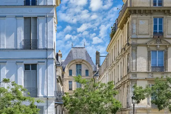 stock image Paris, ile saint-louis and quai de Bethune, beautiful ancient buildings