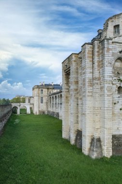 Vincennes Fransa 'da, güzel Fransız kraliyet kalesi merkezde.