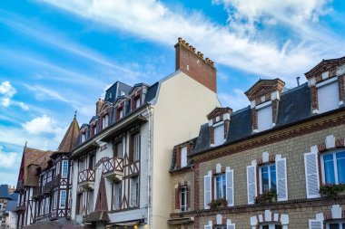 Cabourg, Normandiya 'da tipik bir şehir, geleneksel evler