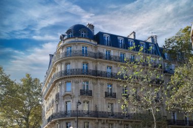 Paris, Marais 'deki güzel binalar, Saint-Antoine caddesi, 4. bölge.