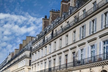 Paris, Marais 'deki güzel binalar, Saint-Antoine caddesi, 4. bölge.
