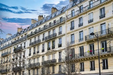 Paris, tipik sokak, Rue Lacharriere, 11. bölgede.