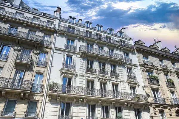 Paris, 7. Bölge 'deki güzel cepheler, Babil Sokağı.