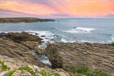 Quiberon Yarımadası, Britanya 'da, okyanusun güzel deniz manzarası, kayalık Cote Sauvage.