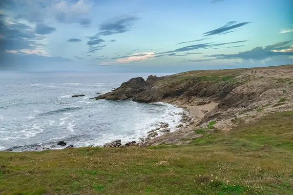 Quiberon Yarımadası, Britanya 'da, okyanusun güzel deniz manzarası, kayalık Cote Sauvage.