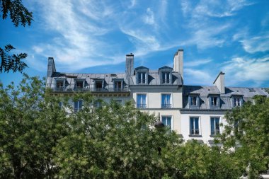 Paris, Poissonniere Bulvarı. Turistik bir bölgede.