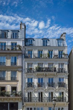 Paris, Poissonniere Bulvarı. Turistik bir bölgede.