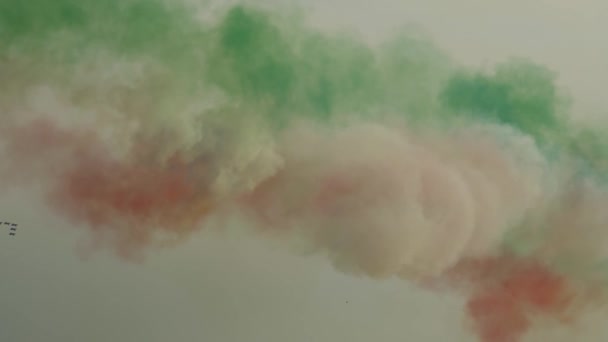 Augustus 2022 Rookbommen Gekleurd Italiaanse Vlag Van Driekleurige Pijlen Lucht — Stockvideo