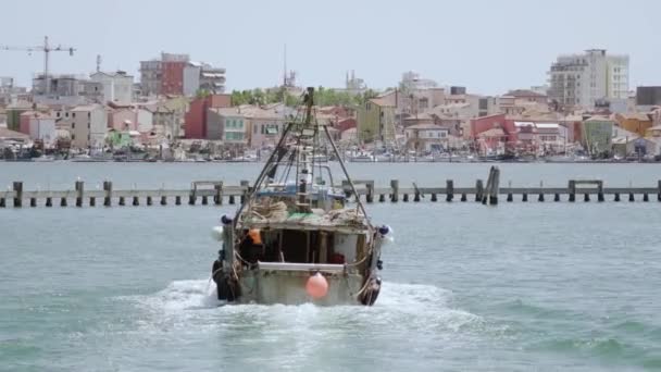August 2022 Old Fishing Boat Venetian Lagoon Sottomarina — Vídeo de Stock