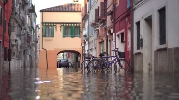 December 2021 Chioggia Bicycles Parked Street Flooded Water — Stockvideo