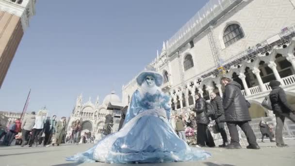 Venice Italy February 2022 Woman Elegant Blue Carnival Dress Sitting — Video Stock