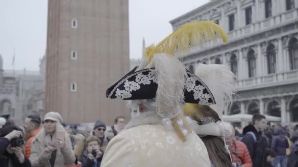 Veneza Itália Fevereiro 2023 Chapéu Sobre Cabeça Homem Mulher Com — Vídeo de Stock