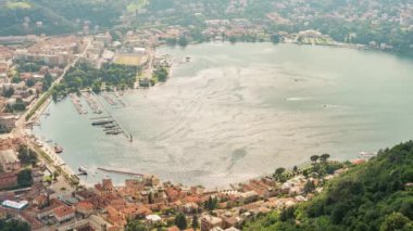 İtalya 'nın Como kentindeki limanın tepesinden zaman ayarlı.