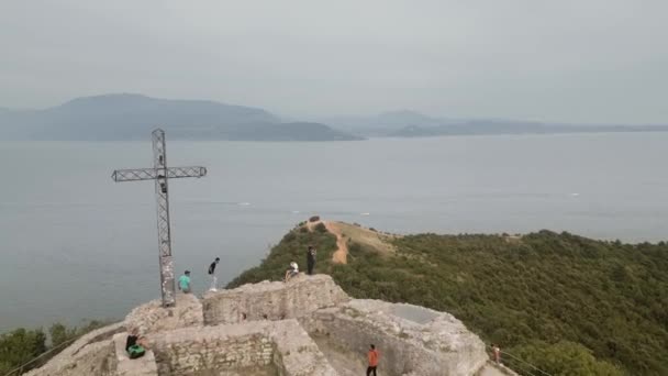 Großes Kreuz Über Dem Gardasee Italien — Stockvideo