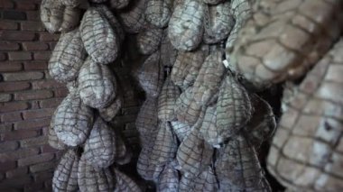 Culatello di Zibello, Parma bölgesinin tipik olarak iyileştirilmiş eti koruma altına alan korunmuş bir isim..