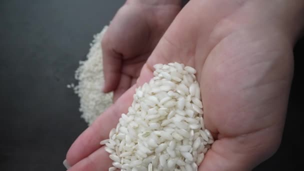 Reis Fiel Makro Zeitlupe Von Oben Die Handfläche — Stockvideo