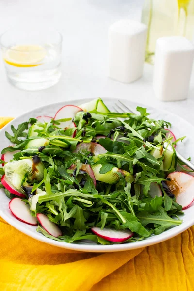 Healthy Breakfasts Arugula Radish Cucumber Salad Balsamic Vinegar Olive Oil — Stock Photo, Image
