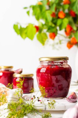 Kış için sebze, konserve pancar ve soğan havyarı, kopyalama alanı.