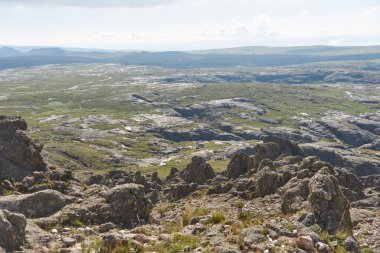 Arjantin, Cordoba 'da yürüyüş, yürüyüş ve tırmanma için kullanılan Sierra Grandes' in kuzey bölgesine ait bir dağ kitlesi olan Los Gigantes 'teki Rocky etkileyici dağ manzarası.