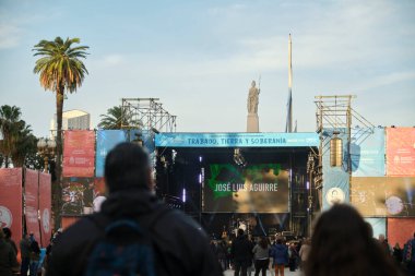 Buenos Aires, Arjantin, 20 Mayıs 2023: Popüler ekonomi ve kooperatifçilik fuarı, kooperatifler ve küçük üreticiler tarafından yapılan sağlıklı gıda ve el sanatları ürünlerinin ticaretini destekleyen etkinlik