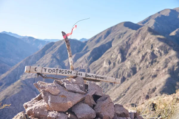 Symbolisches Kreuz Auf Dem Gipfel Des Tortugon Hügels Mendoza Argentinien — Stockfoto