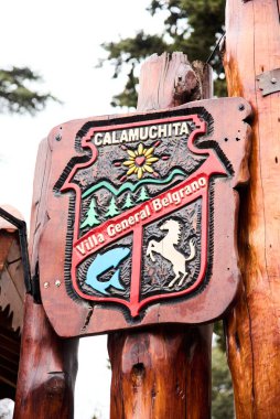 Ormana oyulmuş Villa Generali Belgrano 'nun arması, Oktoberfest' in evi olarak bilinen Cordoba ilinin Calamuchita ilçesine bağlı bir Arjantin şehridir..