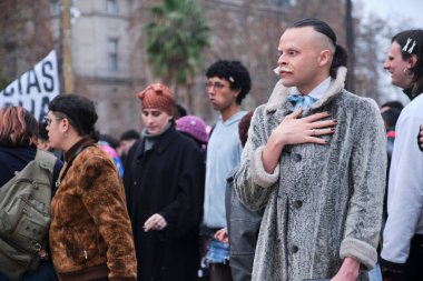 Buenos Aires, Arjantin; 14 Temmuz 2025: İkili olmayan görünürlük günü, cinsiyet kimliğine saygı, dahil etme ve eşit haklara saygı gösterilmesi için protesto.