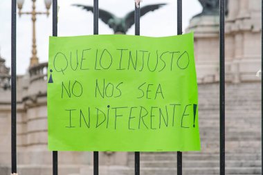 Buenos Aires, Arjantin; 10 Temmuz 2025: Engellilerin haklarını savunmak için Ulusal Kongre önünde gösteri. Zalimler bize karşı kayıtsız kalmasın..