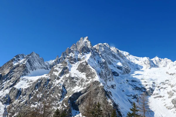 Mont Blanc Bergsutsikt Från Pist Courmayeur Skidort Italienska Alperna Aosta — Stockfoto