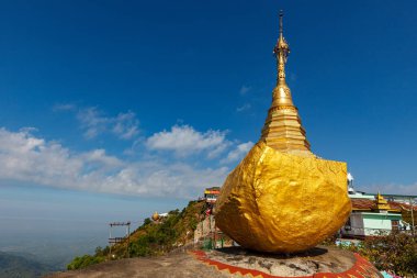 Myanmar 'daki altın kaya