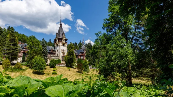 Королевский Замок Пелеш Румынии — стоковое фото
