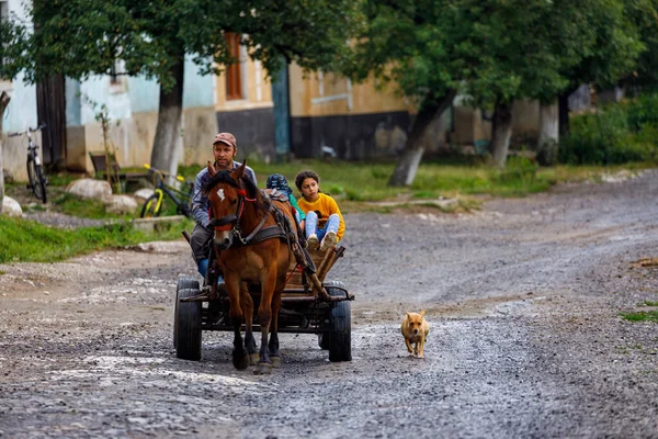 Temmuz 2022 Romanya Nın Viscri Köyü Nde Arabası Kullanmak — Stok fotoğraf
