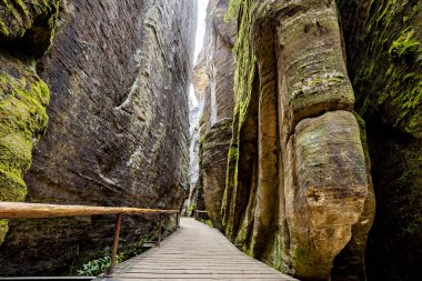 Die Felsenstadt Adrspach Weckelsdorf im Braunauer Bergland 