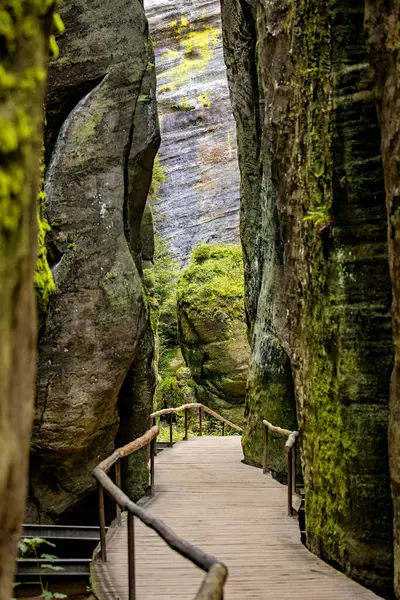 Die Felsenstadt Adrspach Weckelsdorf im Braunauer Bergland 